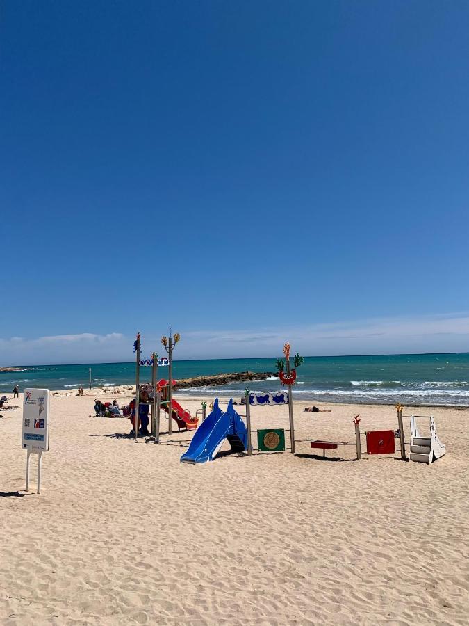 Sea View Apartment Torrevieja Eksteriør billede